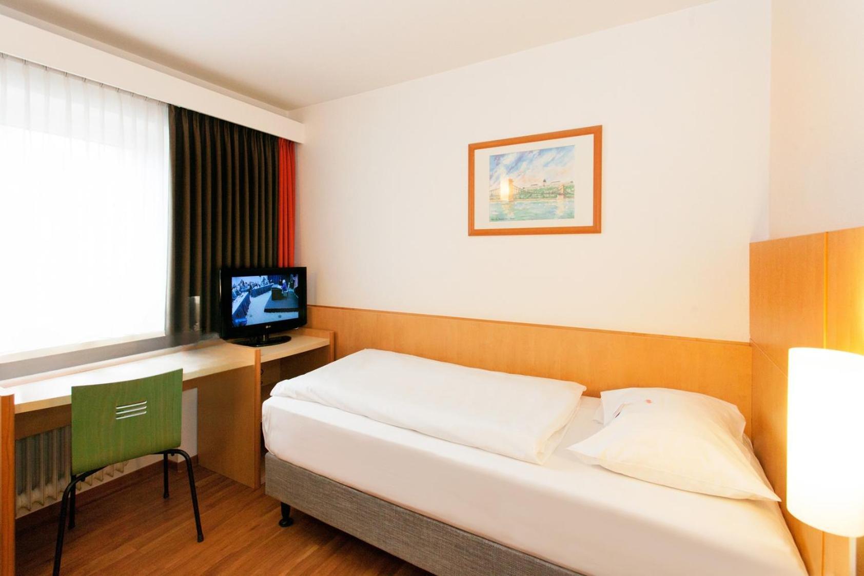 Saar City Hotel ซาร์บรึคเคน ภายนอก รูปภาพ