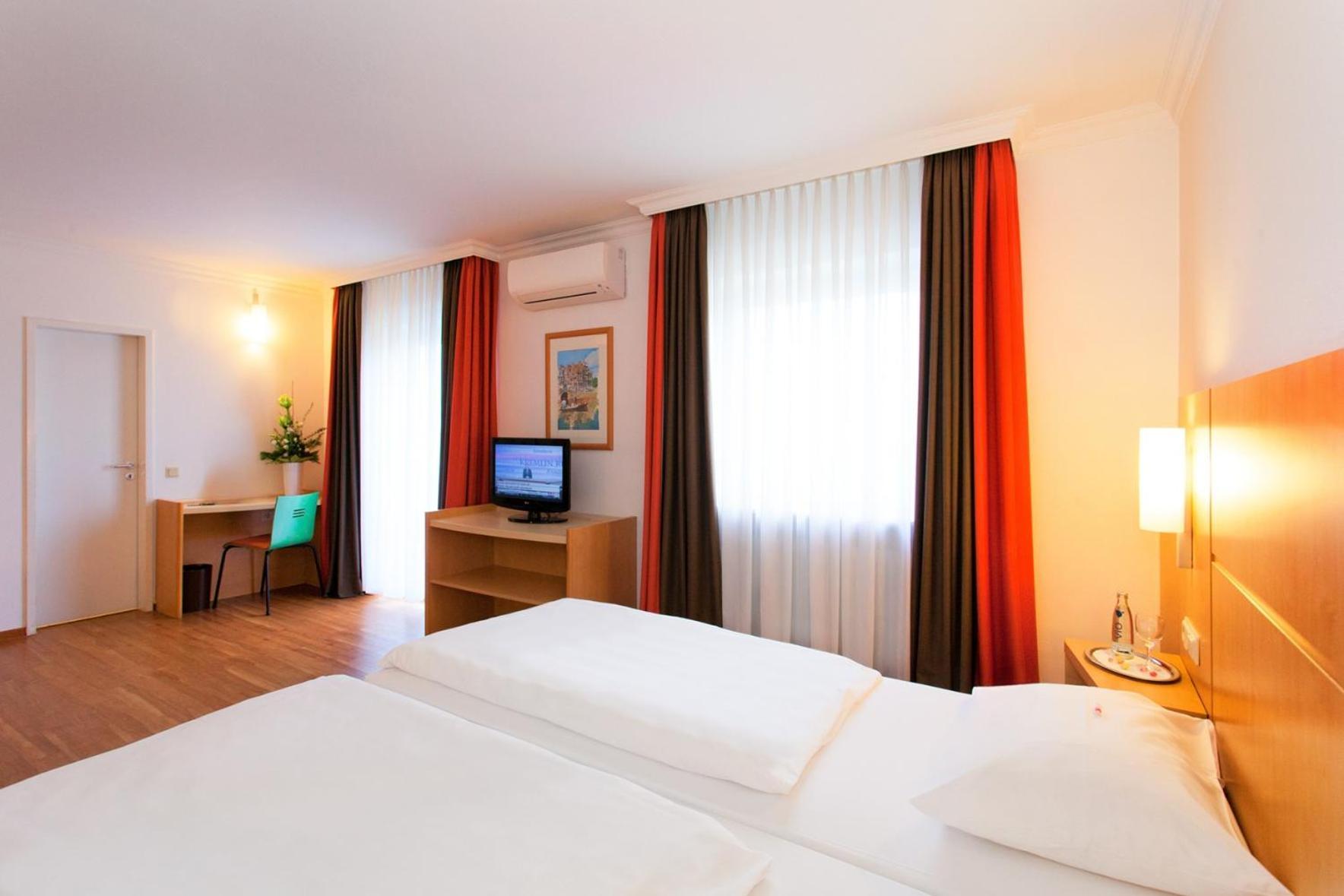 Saar City Hotel ซาร์บรึคเคน ภายนอก รูปภาพ