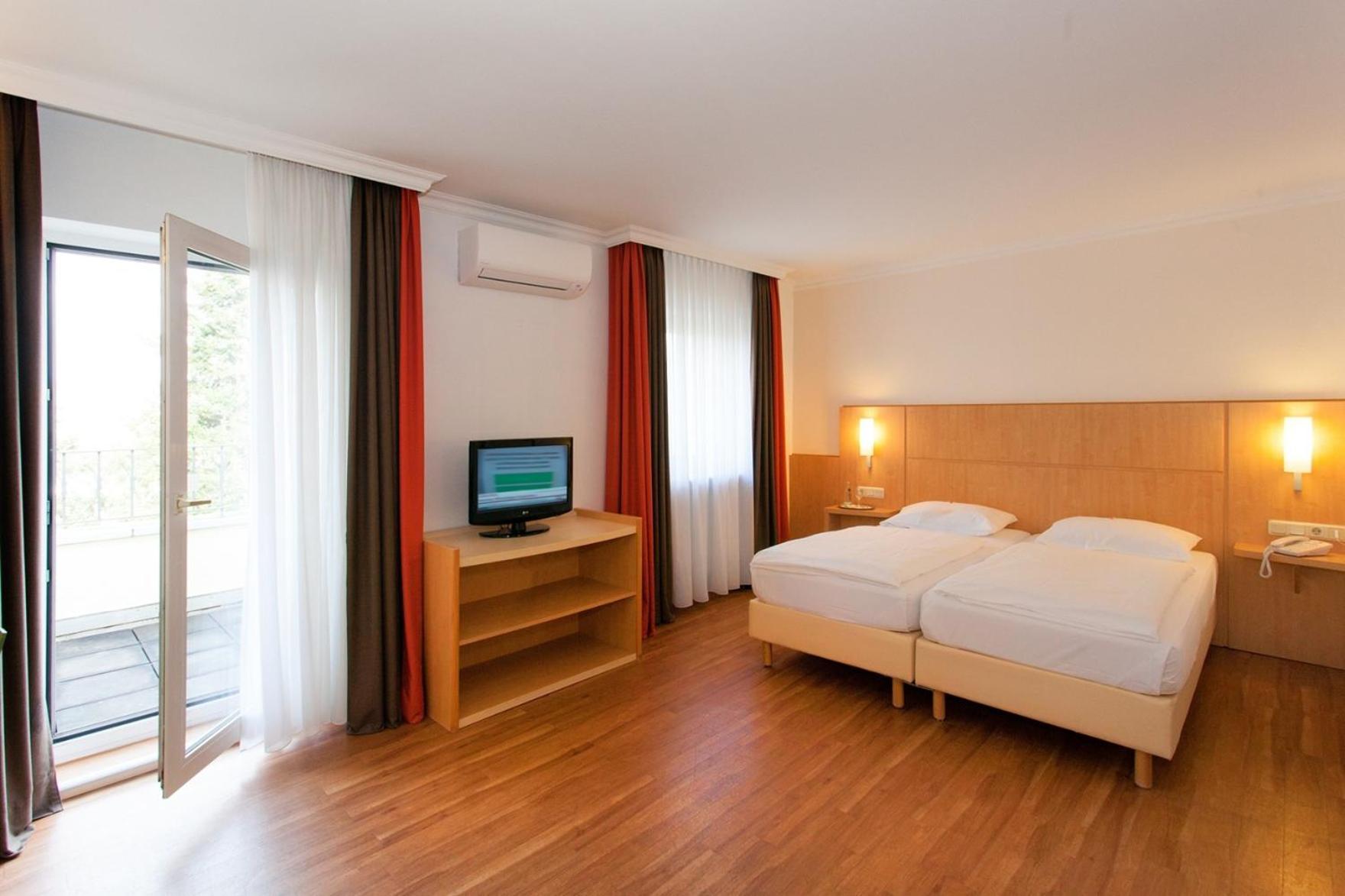 Saar City Hotel ซาร์บรึคเคน ภายนอก รูปภาพ