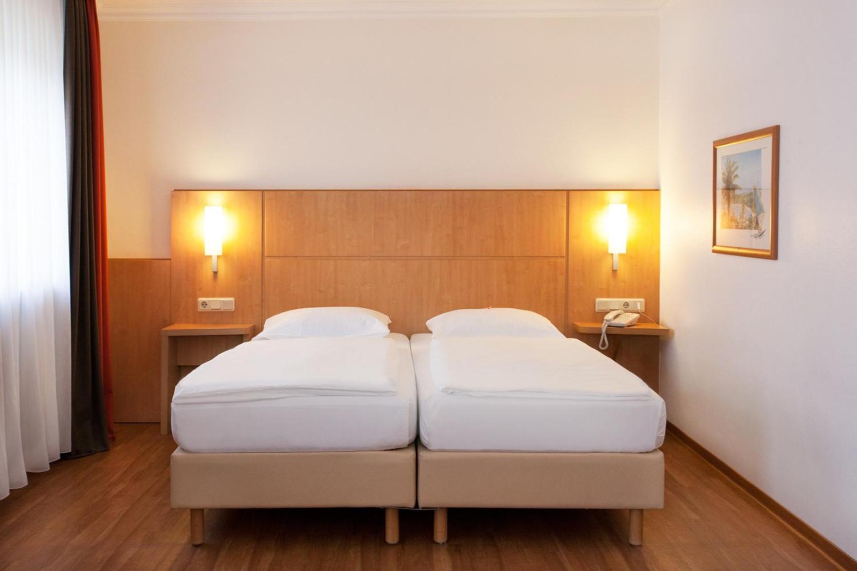 Saar City Hotel ซาร์บรึคเคน ภายนอก รูปภาพ