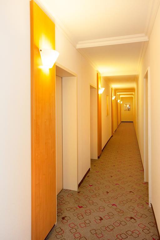 Saar City Hotel ซาร์บรึคเคน ภายนอก รูปภาพ