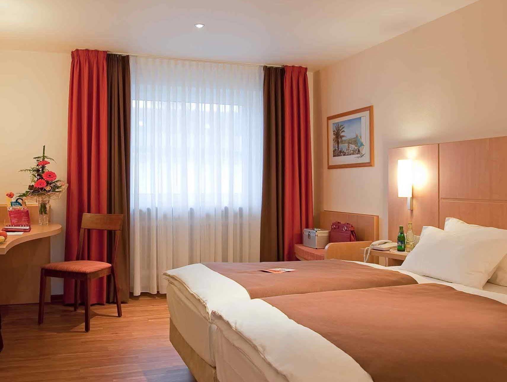 Saar City Hotel ซาร์บรึคเคน ภายนอก รูปภาพ